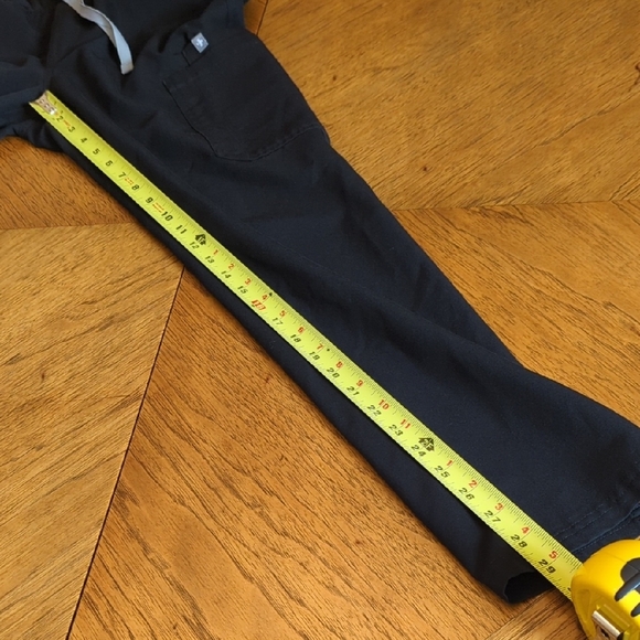 Figs Women's Black Yola Skinny Cargo Scrub Pants - Picture 10 of 10